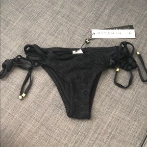 Vitamin A Overlay Lace-up Bottom size L NEW